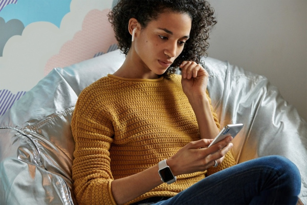 Apple AirPods 2 в зарядном футляре
