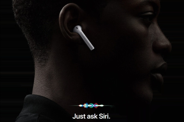 Apple AirPods 2 в футляре с возможностью беспроводной зарядки